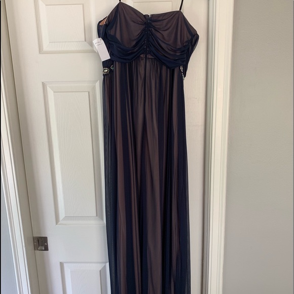 Prom dress/ formal dress - Picture 2 of 5